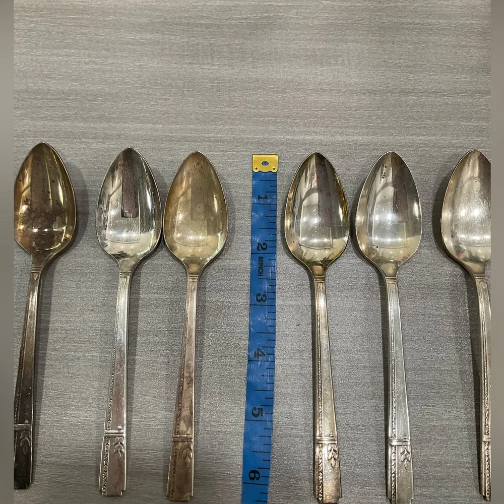 VINTAGE 1938 ONEIDA PRESTIGE PLATE GRENOBLE 9 SERVING‎ SPOONS
